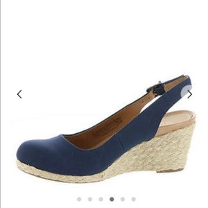Vionic Coralina wedges in Navy with Orthaheel